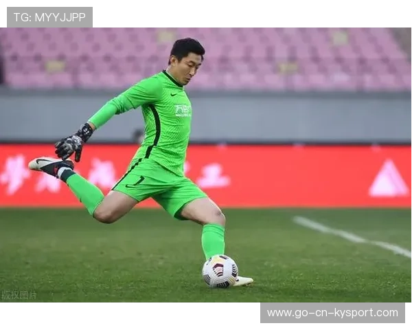 关于主教练的最新动态:引援优先级讨论