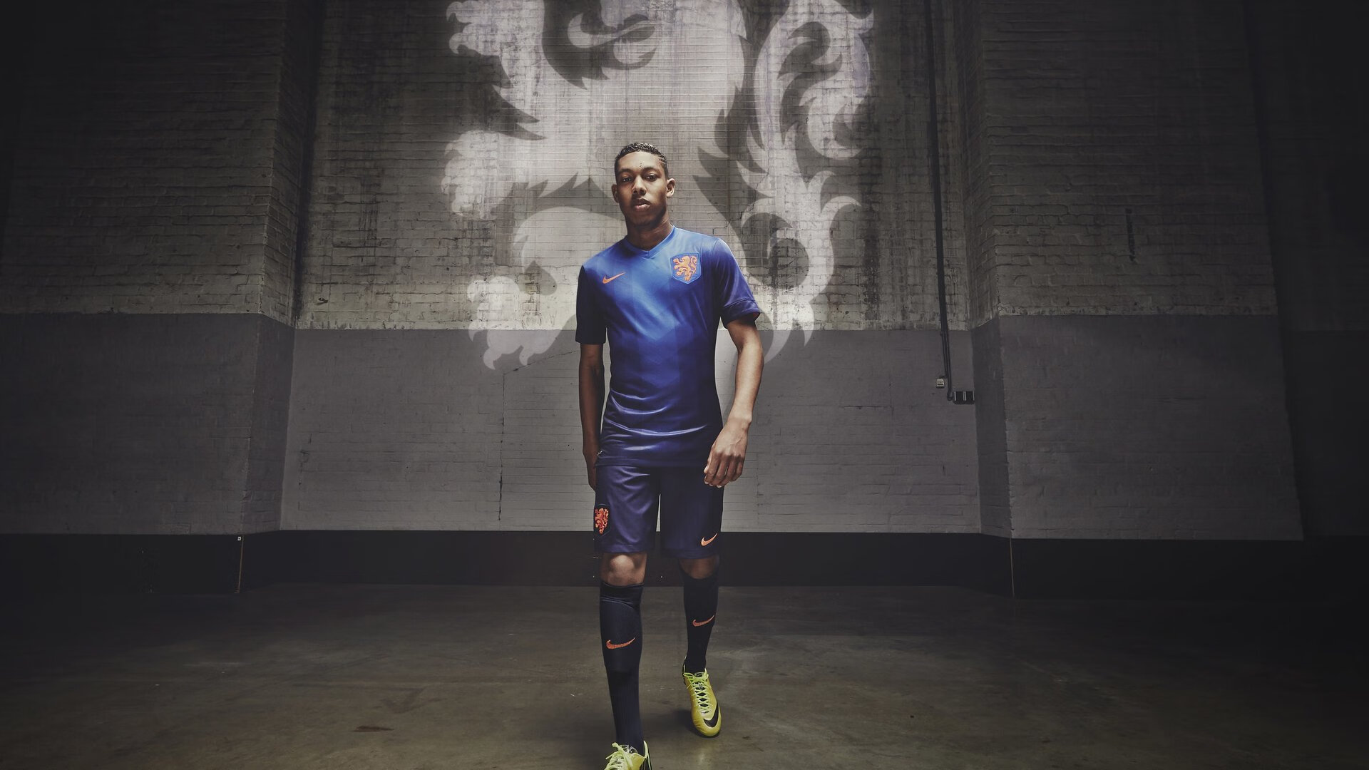 全国田径锦标赛男子400米栏决赛 江西名将栏间节奏如行云流水摘金